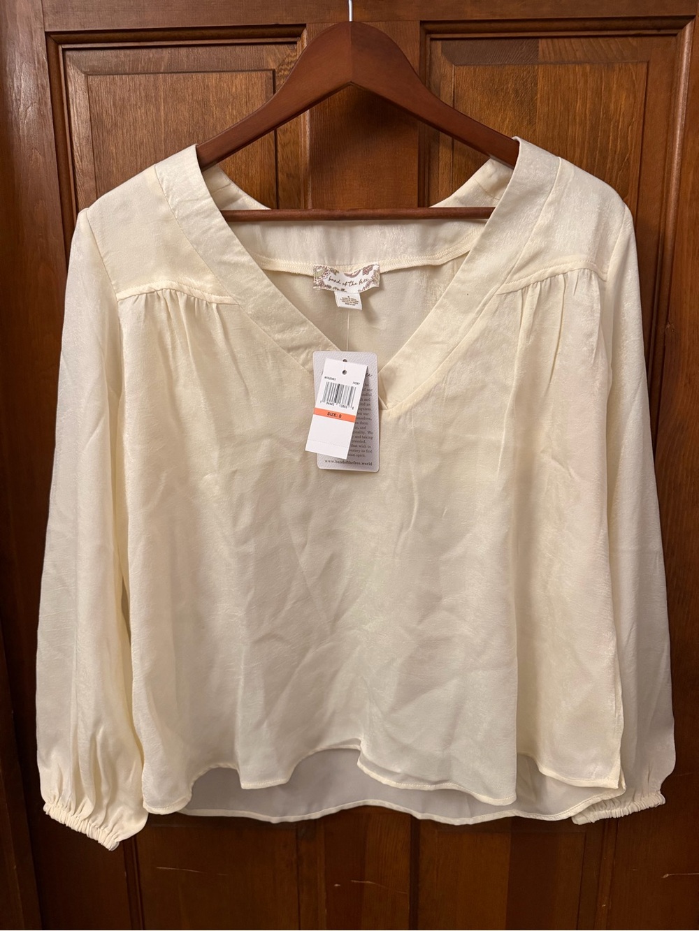 Band of the Free NWT Satin-feel Cream V-Neck Peasant Long Sleeve Blouse